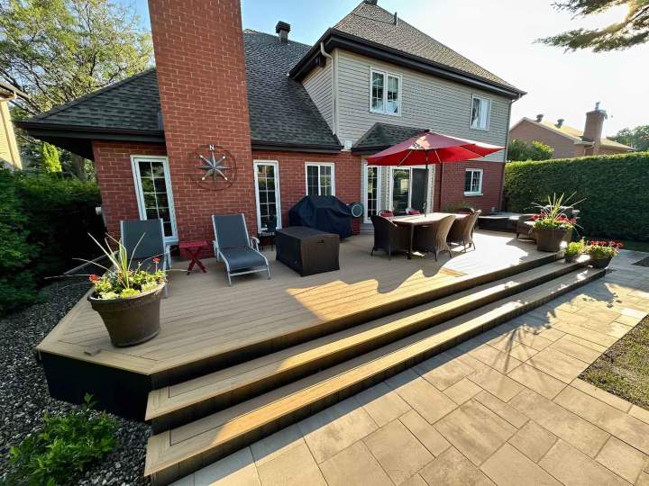 Terrasse extérieure en bois Gatineau