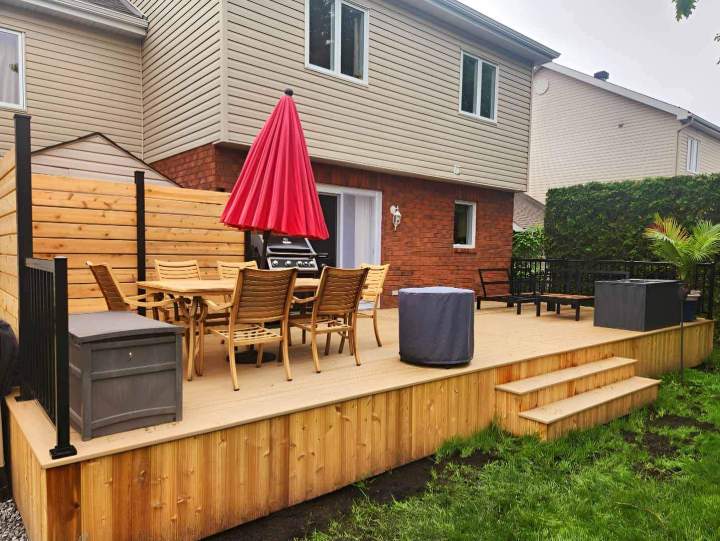 Terrasse extérieure en bois Gatineau